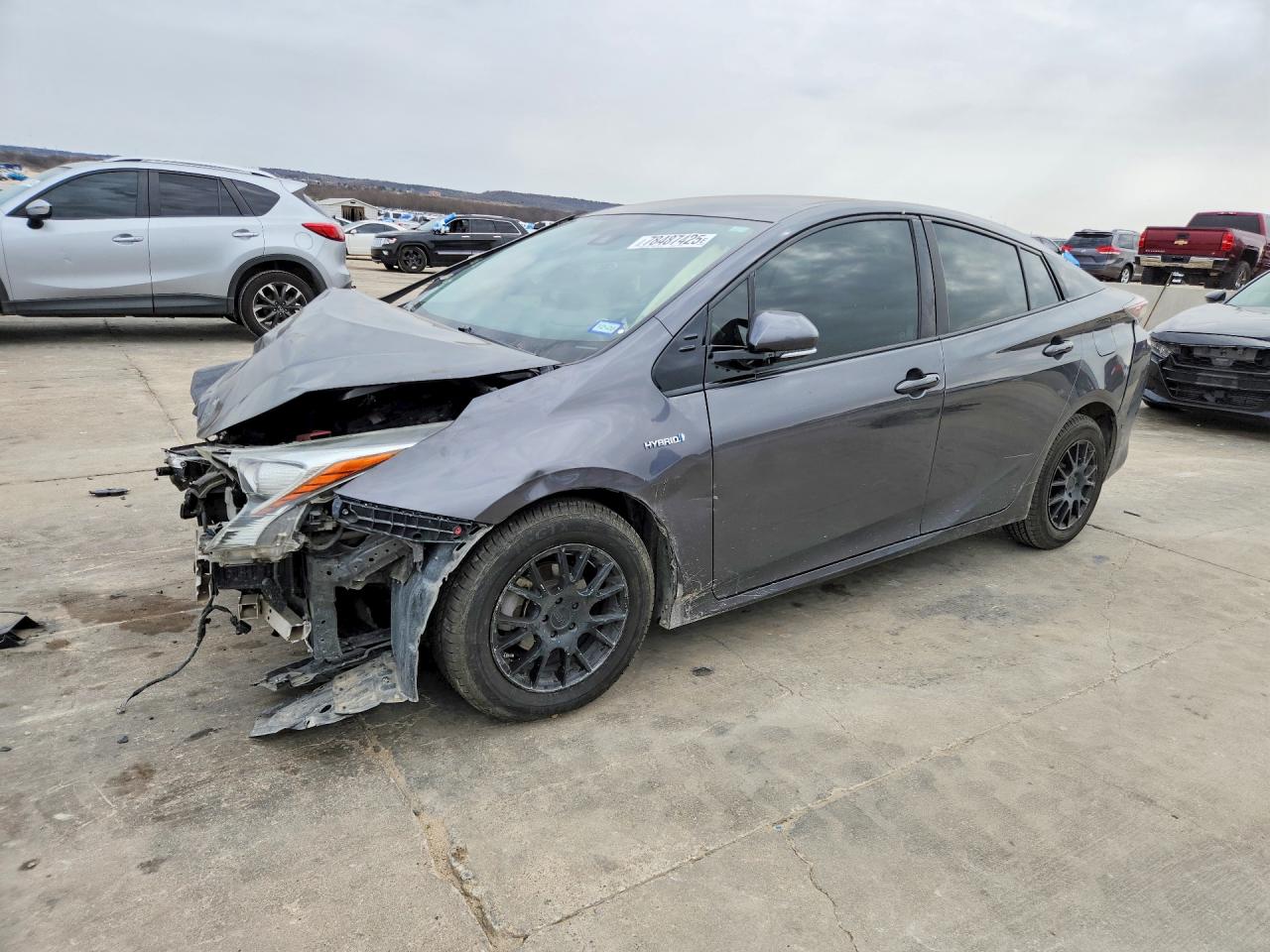 Salvage Toyota Prius Image