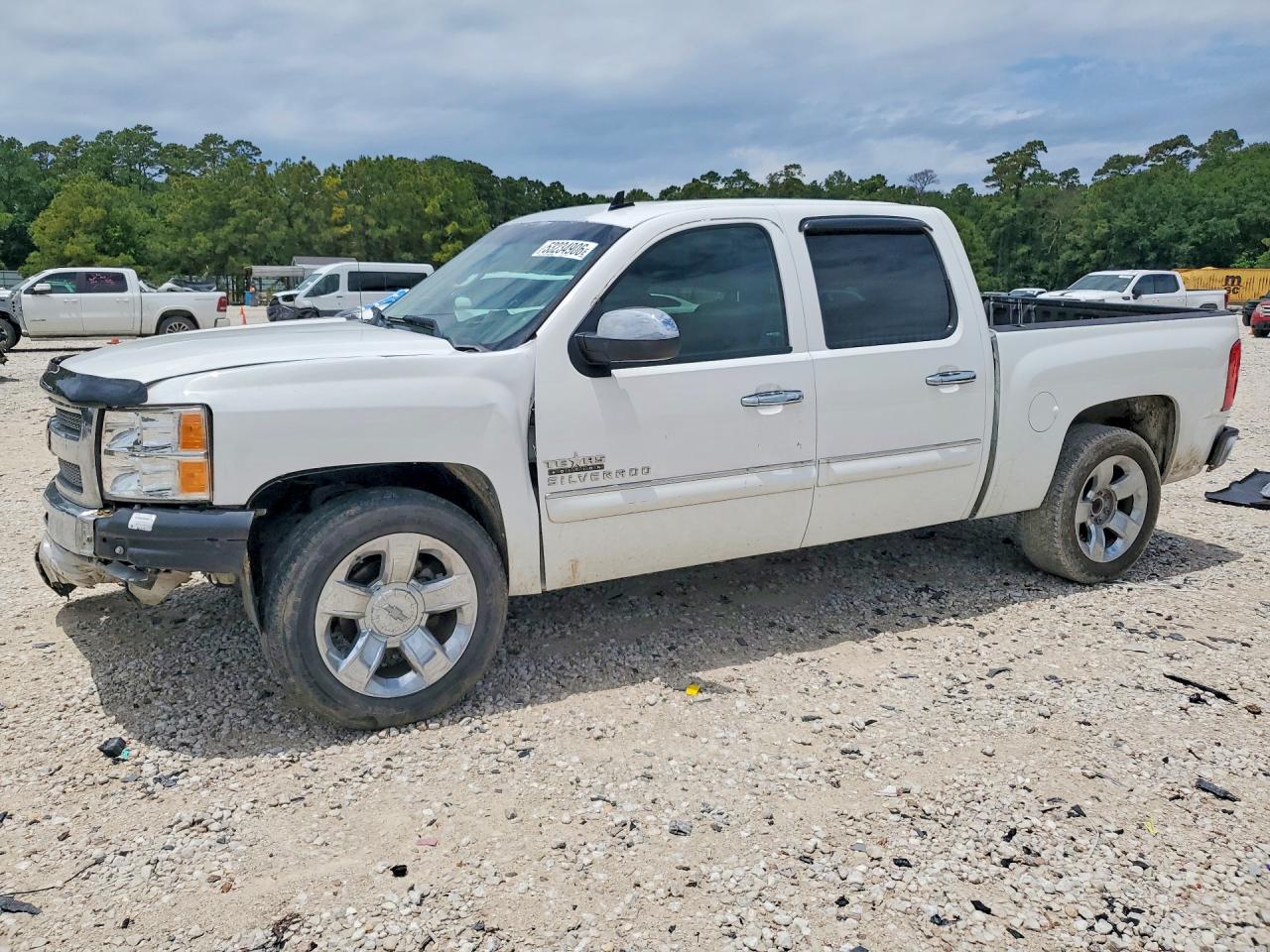 Salvage Chevrolet Silverado Image