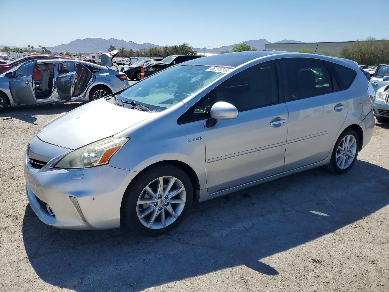 Salvage Toyota Prius Image