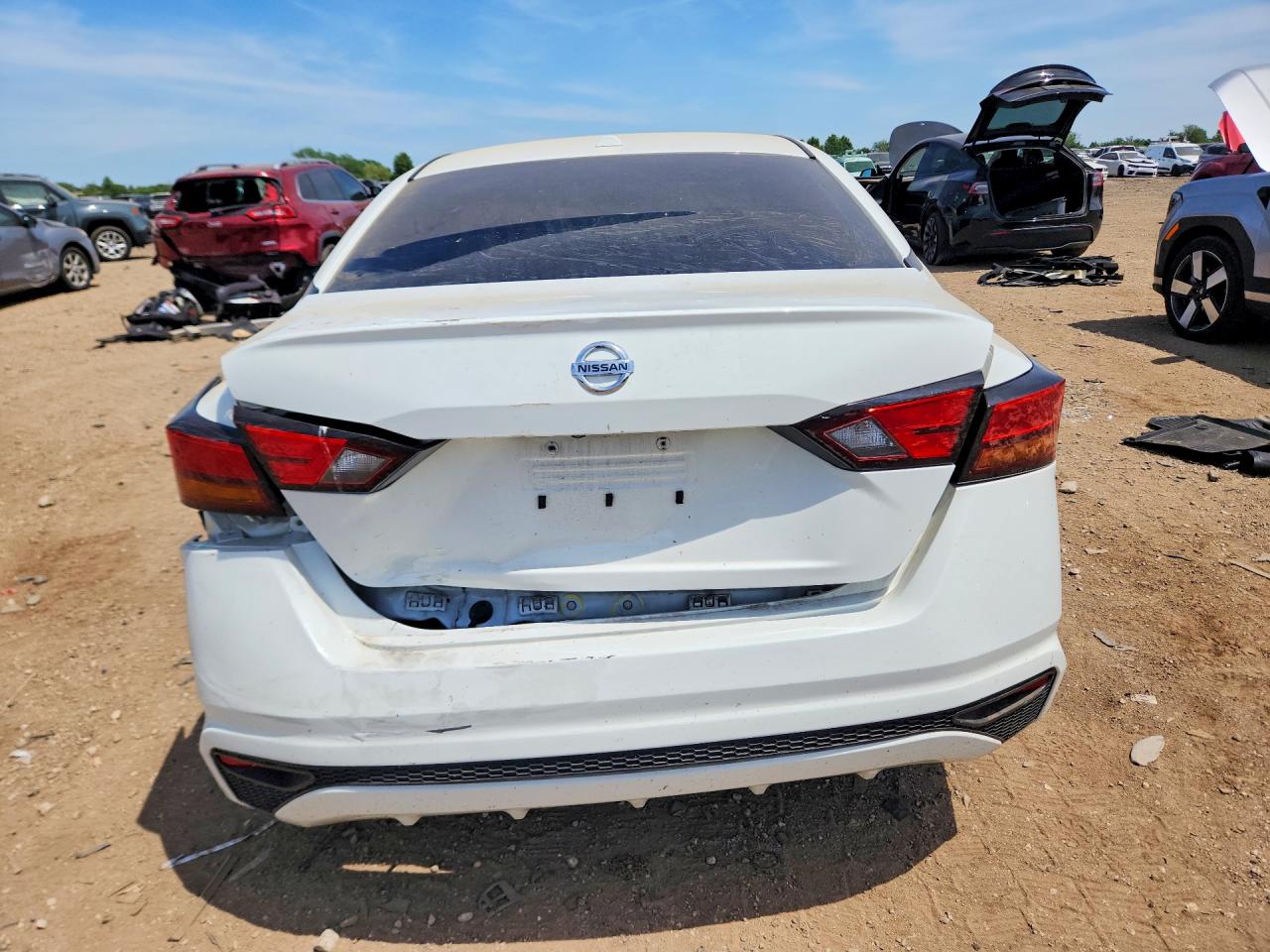 Nissan Altima S