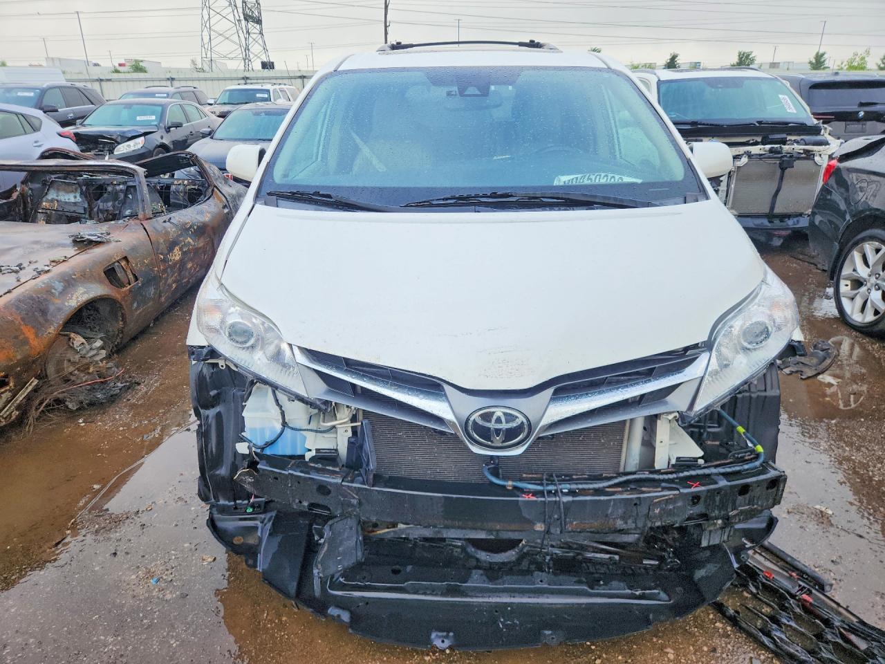 Toyota Sienna Xle 8-passenger