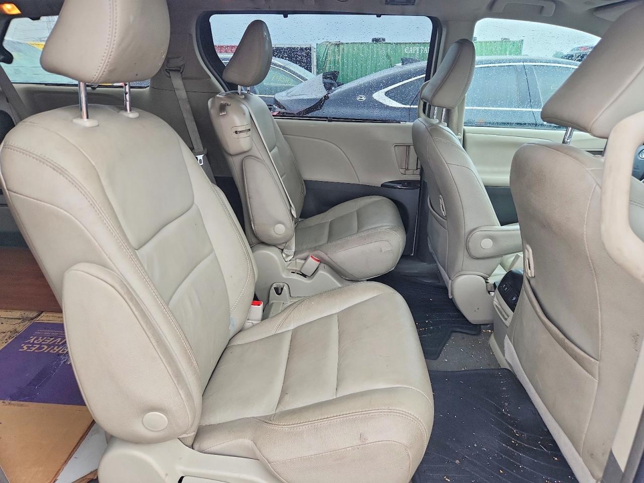 Toyota Sienna Xle 8-passenger