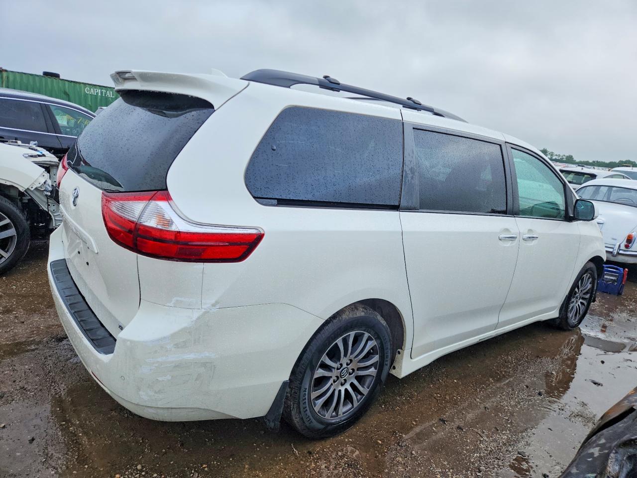 Toyota Sienna Xle 8-passenger