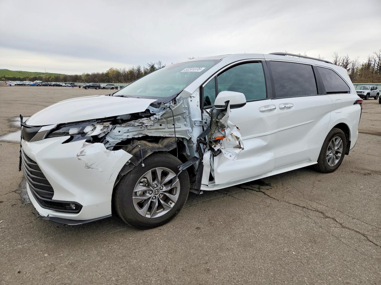 Toyota Sienna Xle 8-passenger