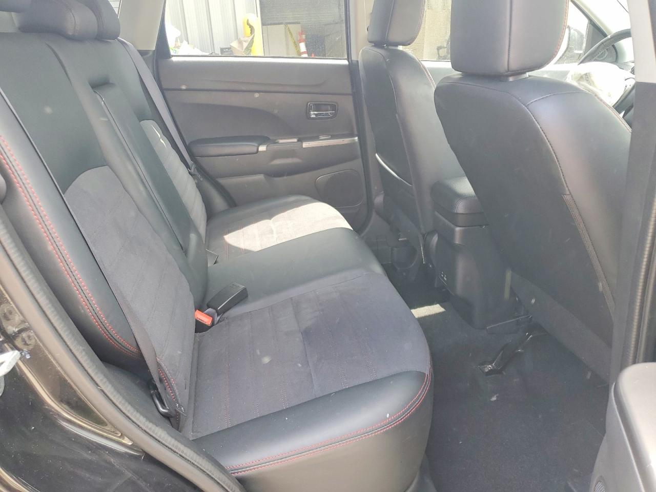 Mitsubishi Outlander S