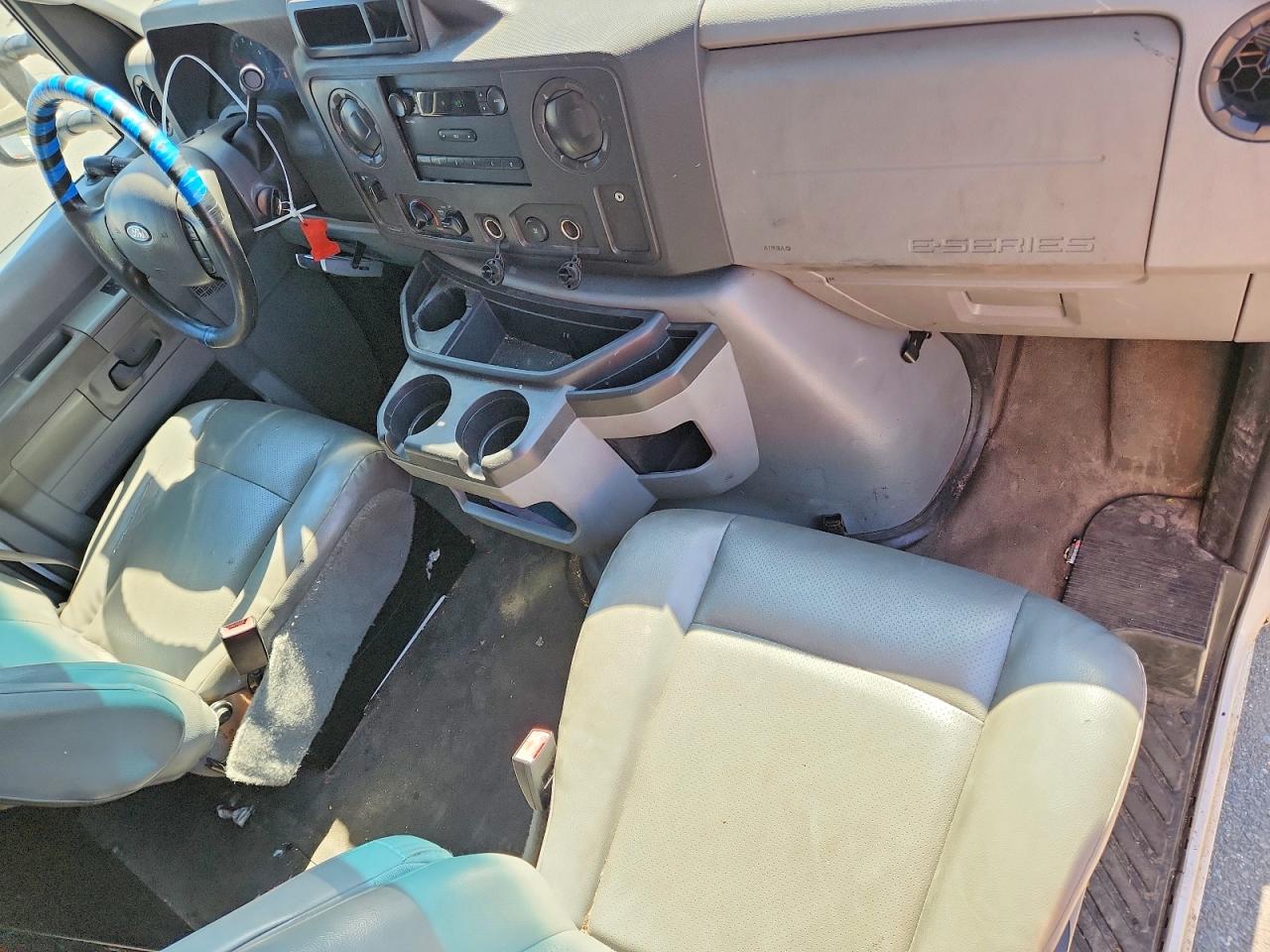 Ford Econoline E250 Van