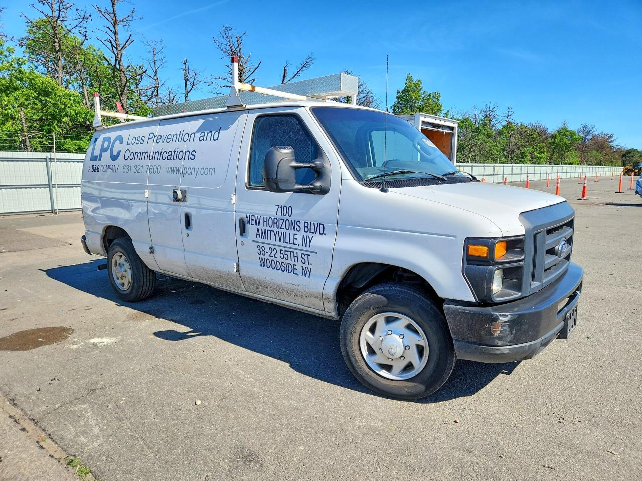 Ford Econoline E250 Van