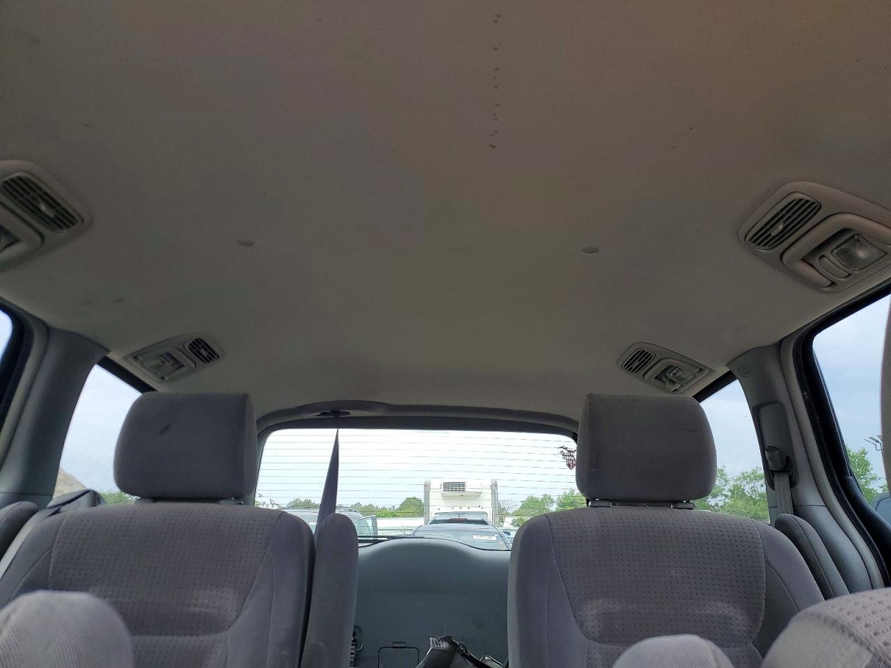 Toyota Sienna Le 7 Passenger