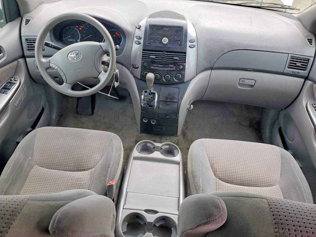 Toyota Sienna Le 7 Passenger