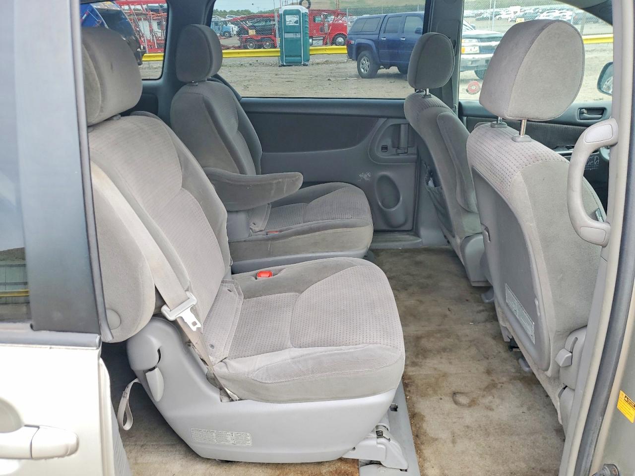 Toyota Sienna Le 7 Passenger