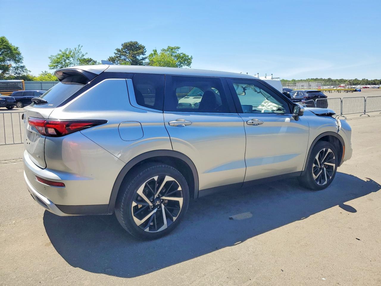Mitsubishi Outlander Se