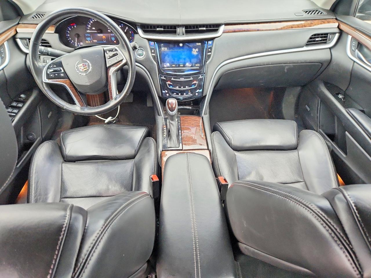 Cadillac XTS Luxury Collection