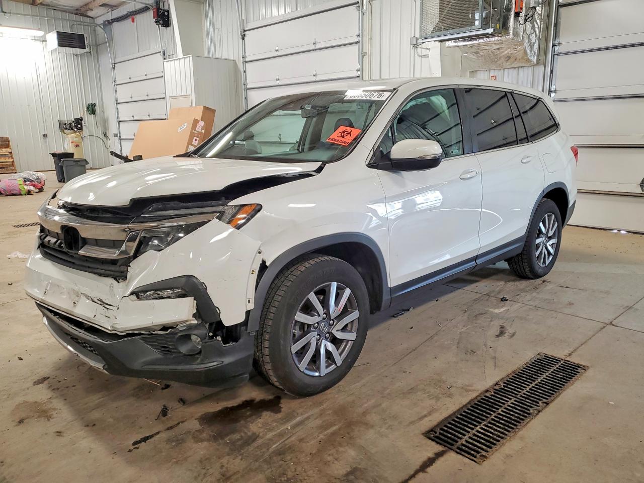 Salvage Honda Pilot Image