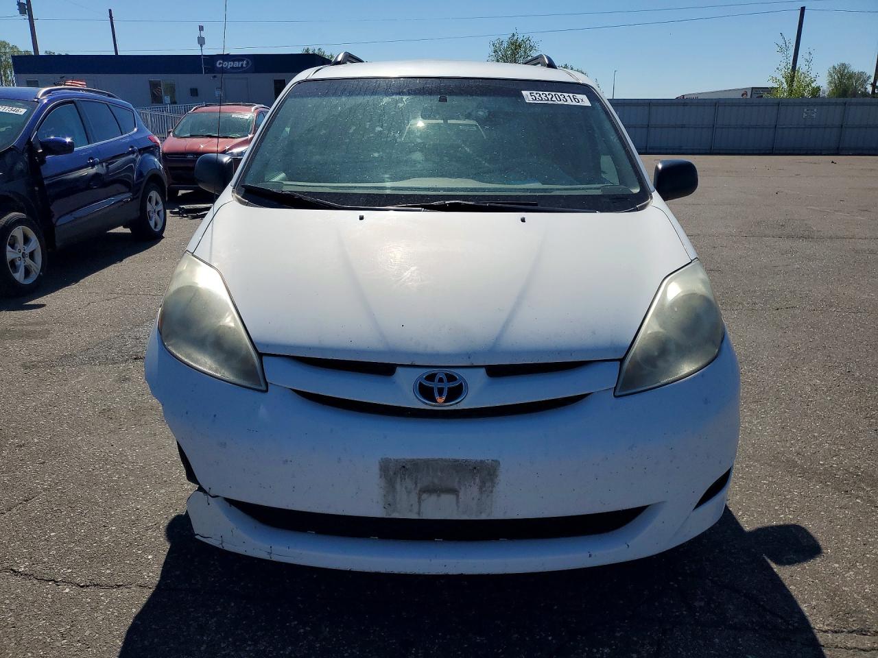 Toyota Sienna Le 7-passenger