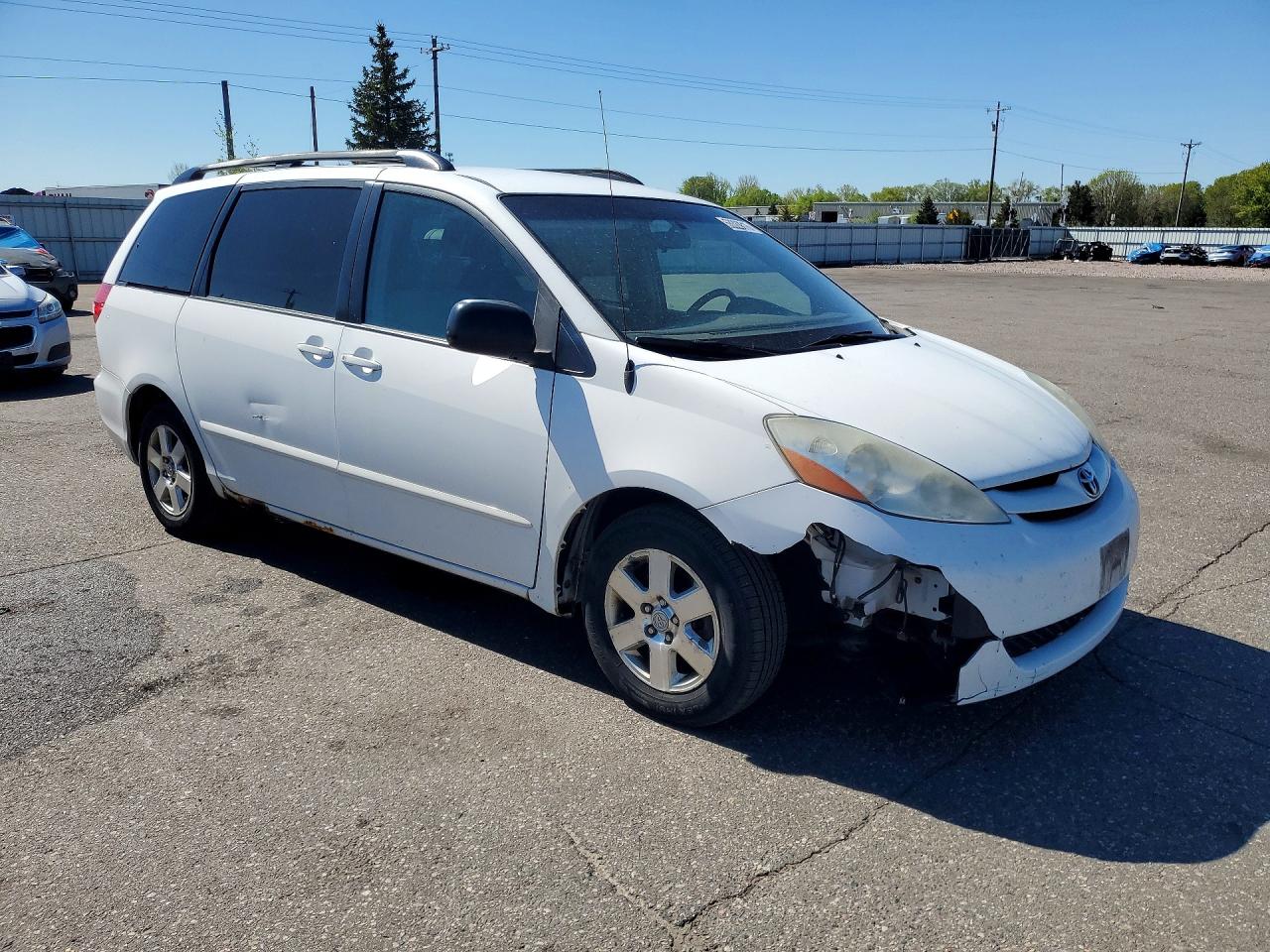 Toyota Sienna Le 7-passenger