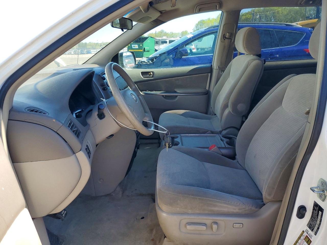 Toyota Sienna Le 7-passenger