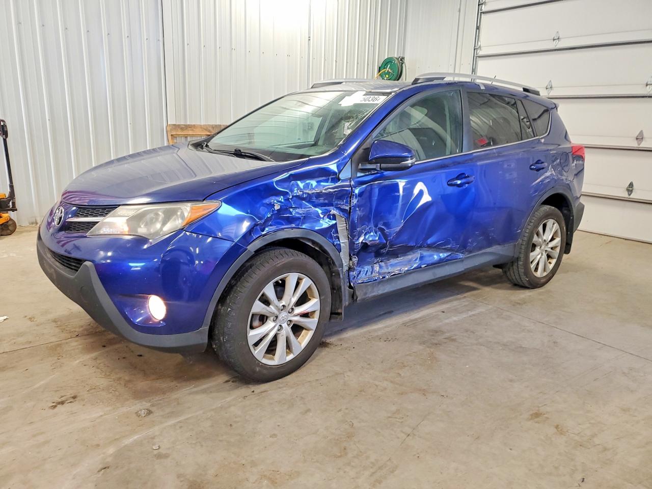 Salvage Toyota RAV4 Image