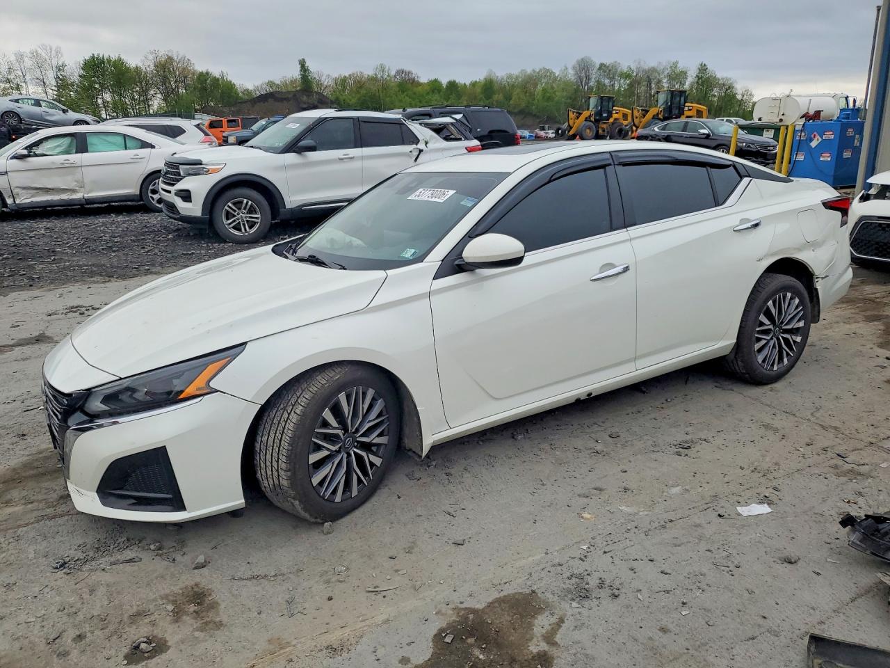 Salvage Nissan Altima Image