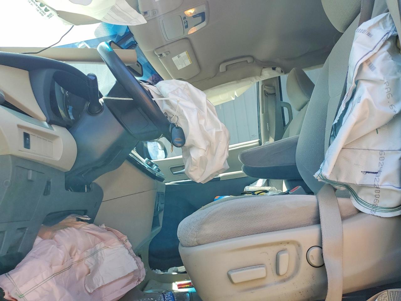 Toyota Sienna Le