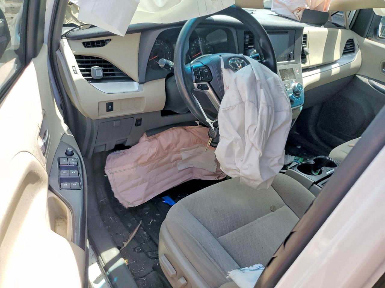Toyota Sienna Le