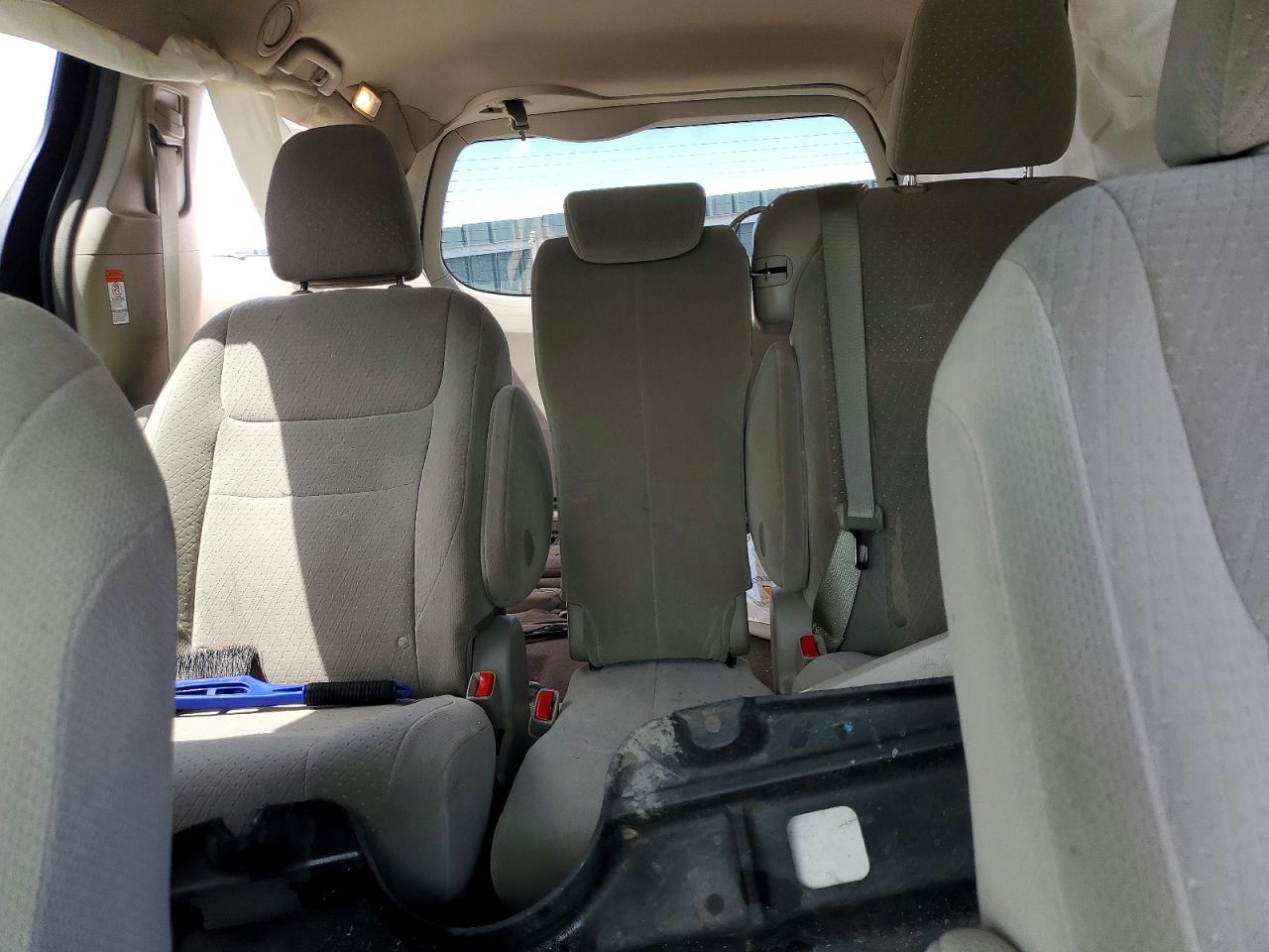 Toyota Sienna Le