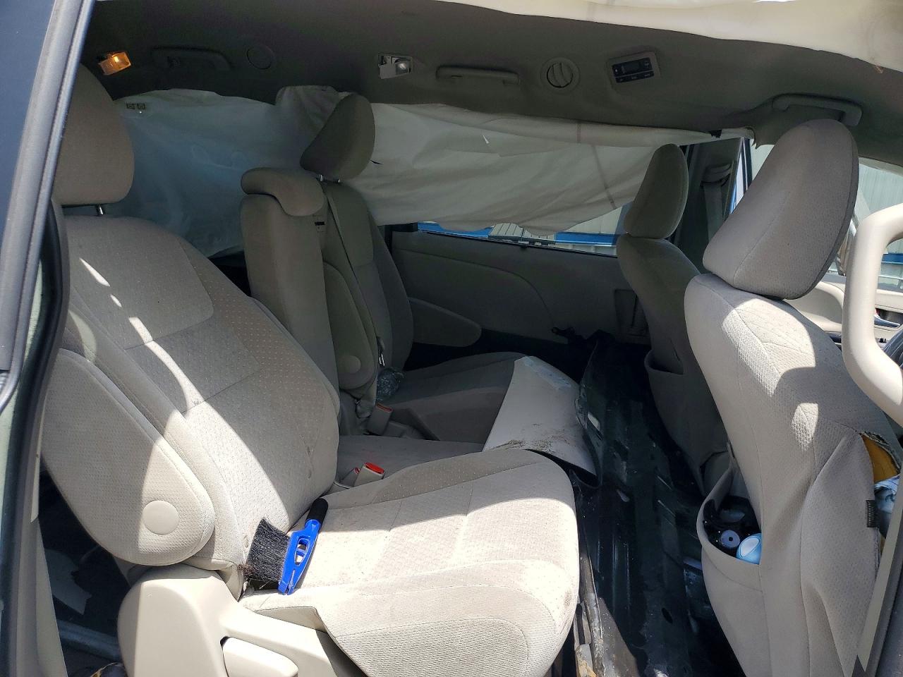 Toyota Sienna Le