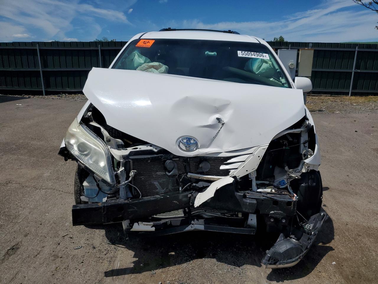 Toyota Sienna Le