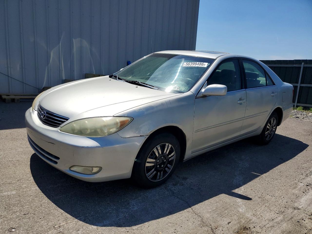 Salvage Toyota Camry Image