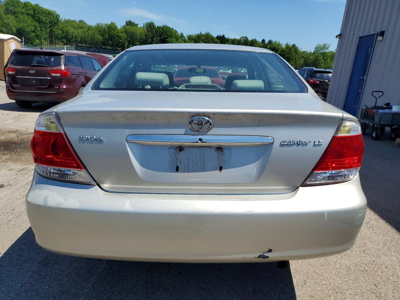 Toyota Camry Le