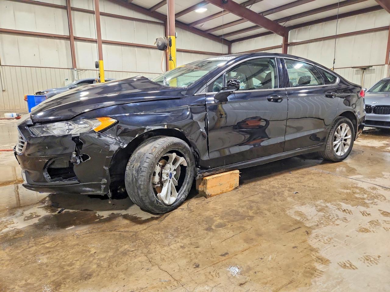 Salvage Ford Fusion Image