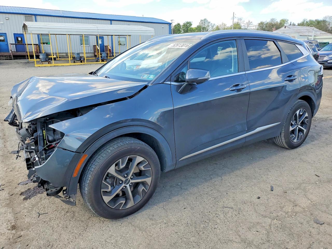 Salvage Kia Sportage Image