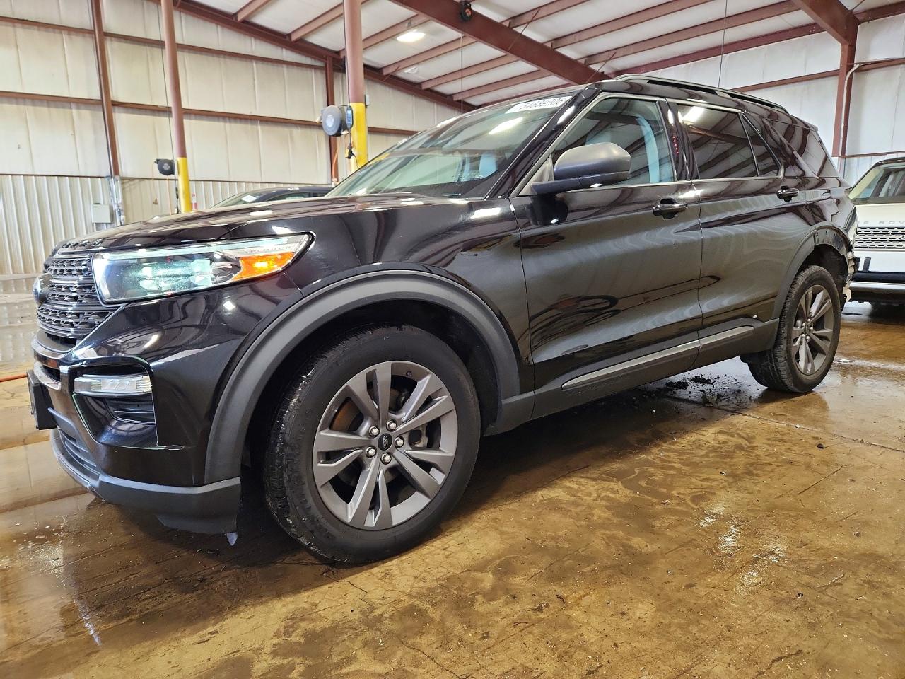 Salvage Ford Explorer Image