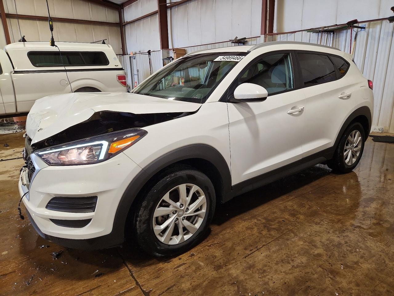 Salvage Hyundai TUCSON Image
