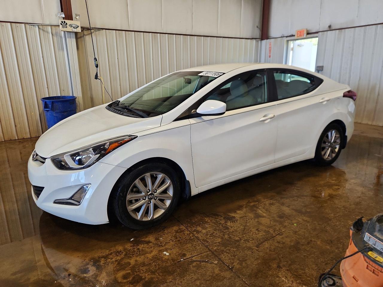 Salvage Hyundai ELANTRA Image