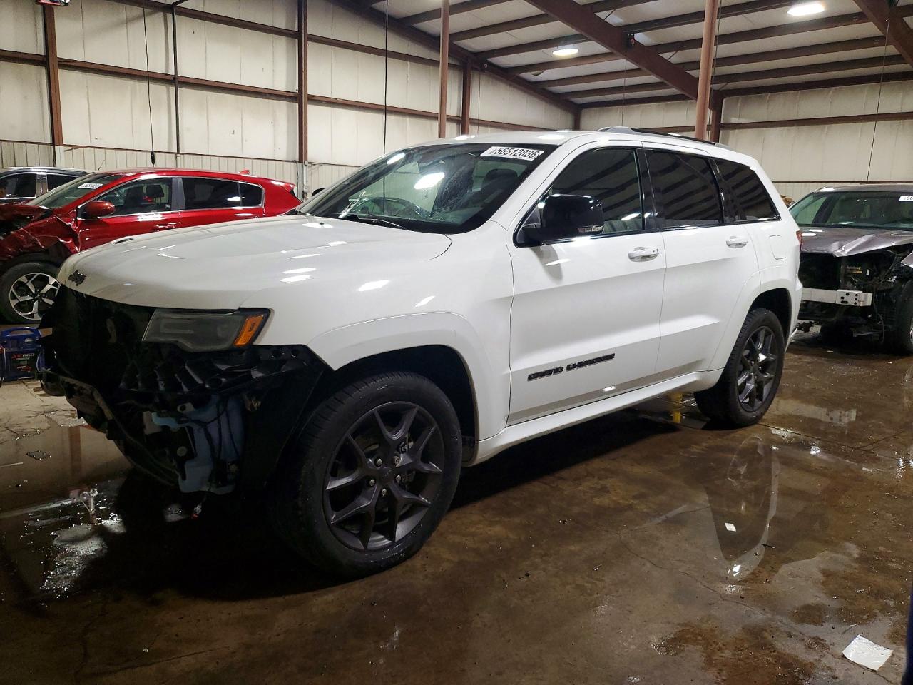 Salvage Jeep Cherokee Image