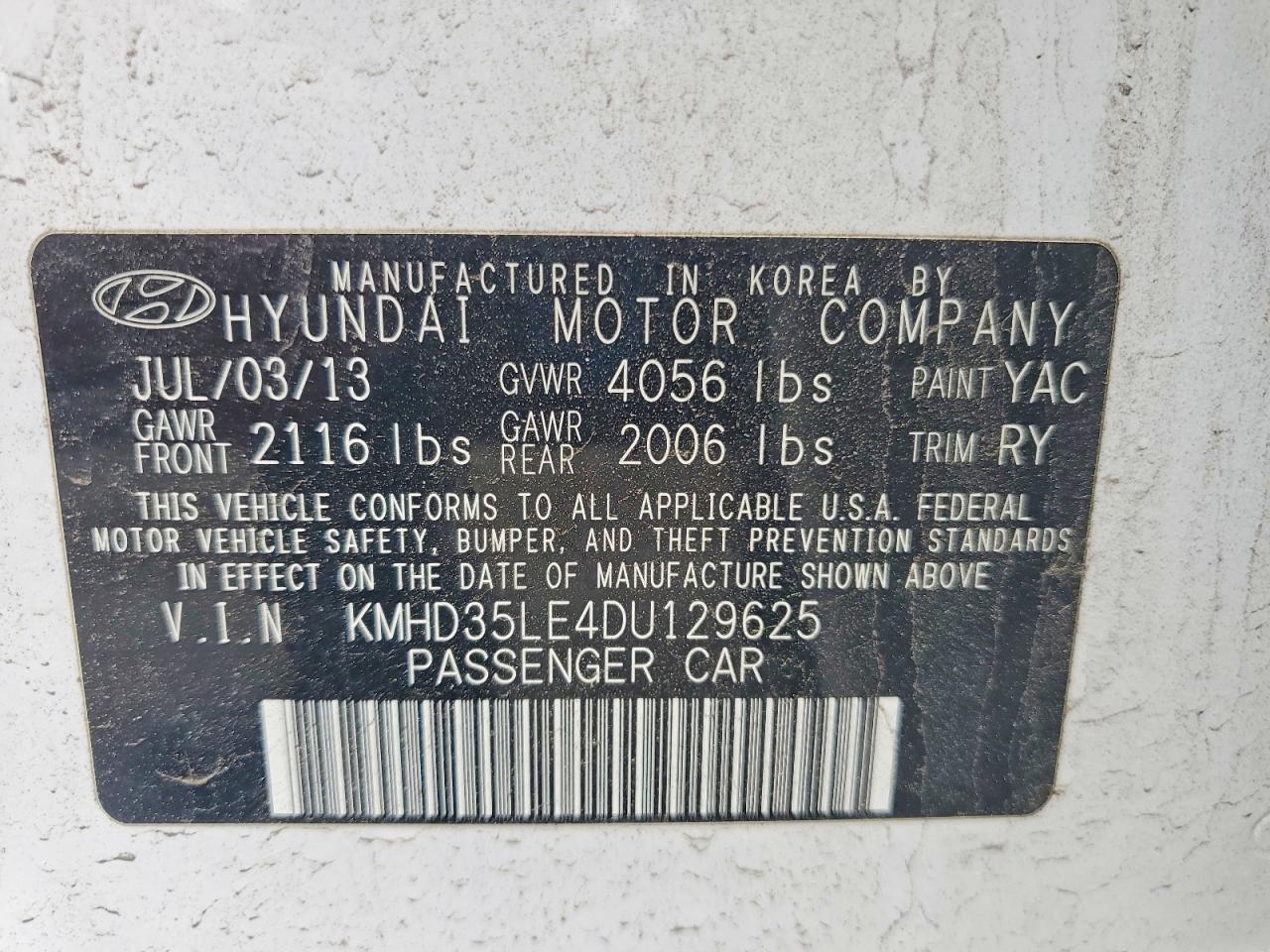Hyundai ELANTRA Base