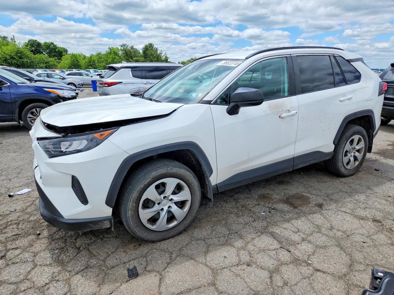 Salvage Toyota RAV4 Image