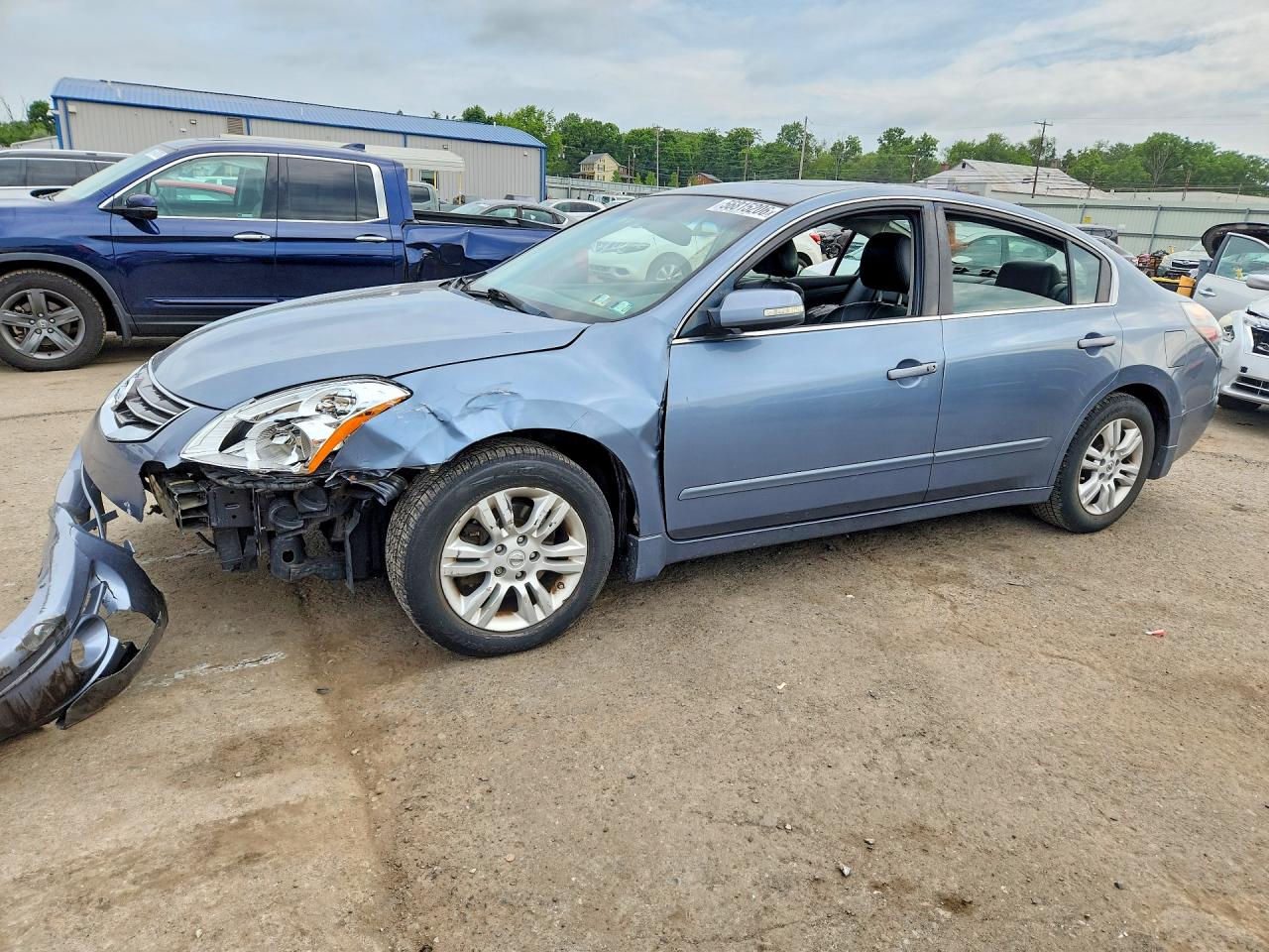 Salvage Nissan Altima Image