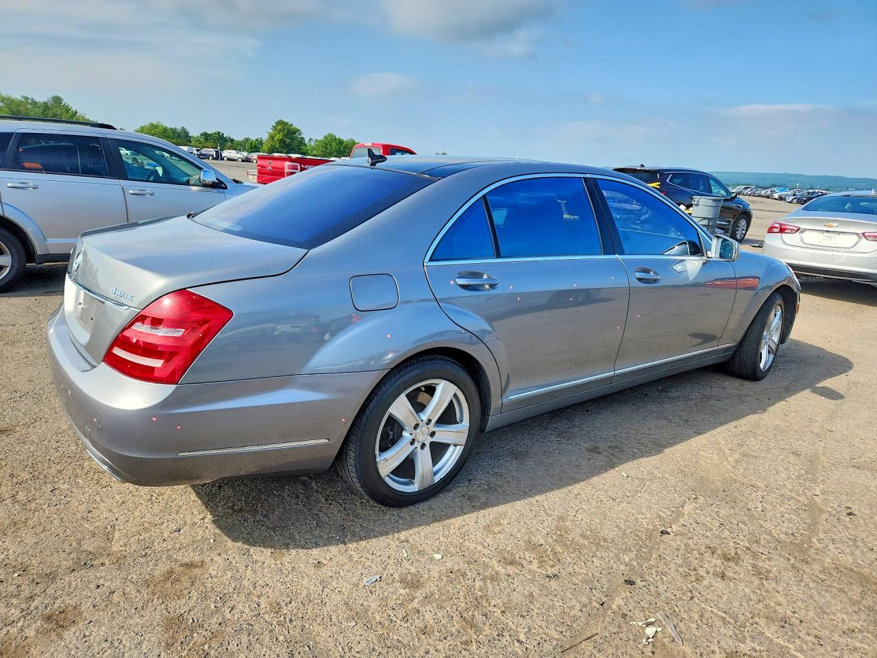 Mercedes-Benz S-Class 550 4matic