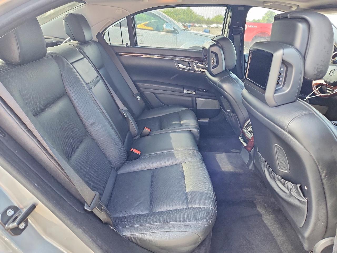 Mercedes-Benz S-Class 550 4matic