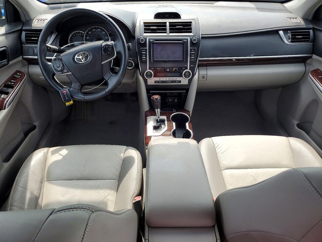 Toyota Camry Xle