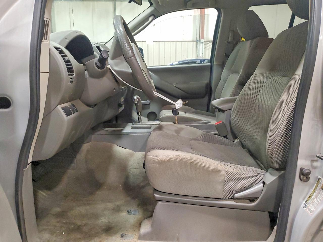 Nissan Frontier Se V6