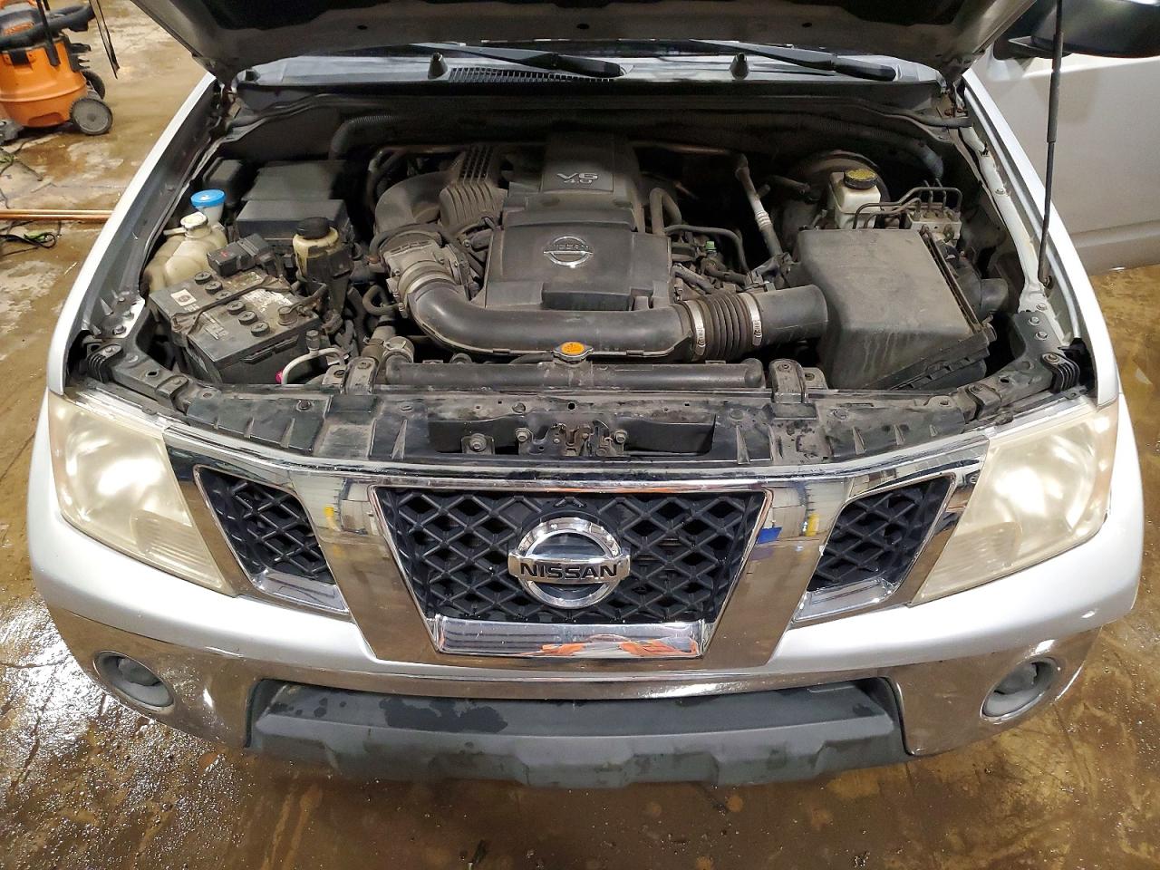 Nissan Frontier Se V6