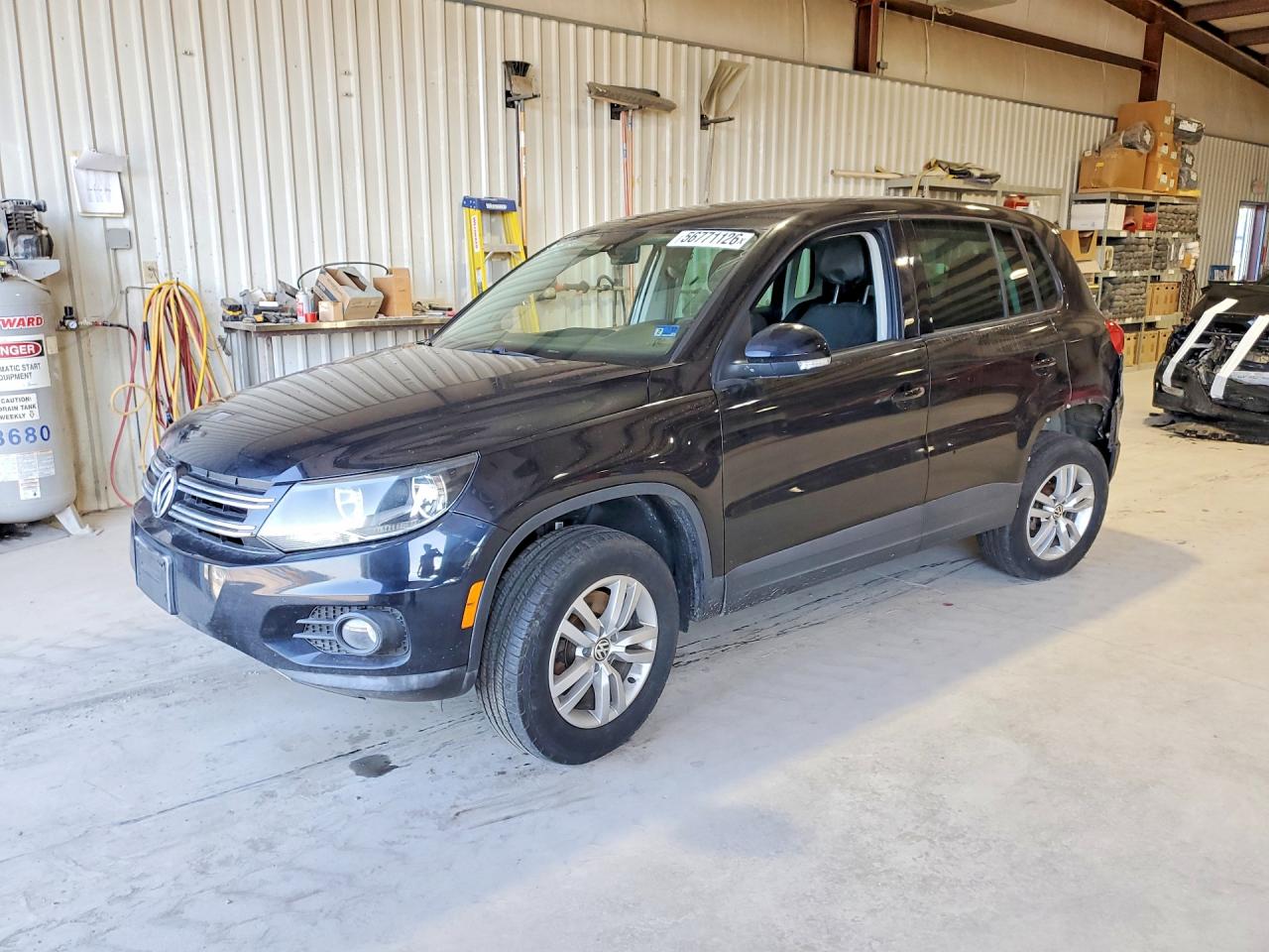 Salvage Volkswagen Tiguan Image