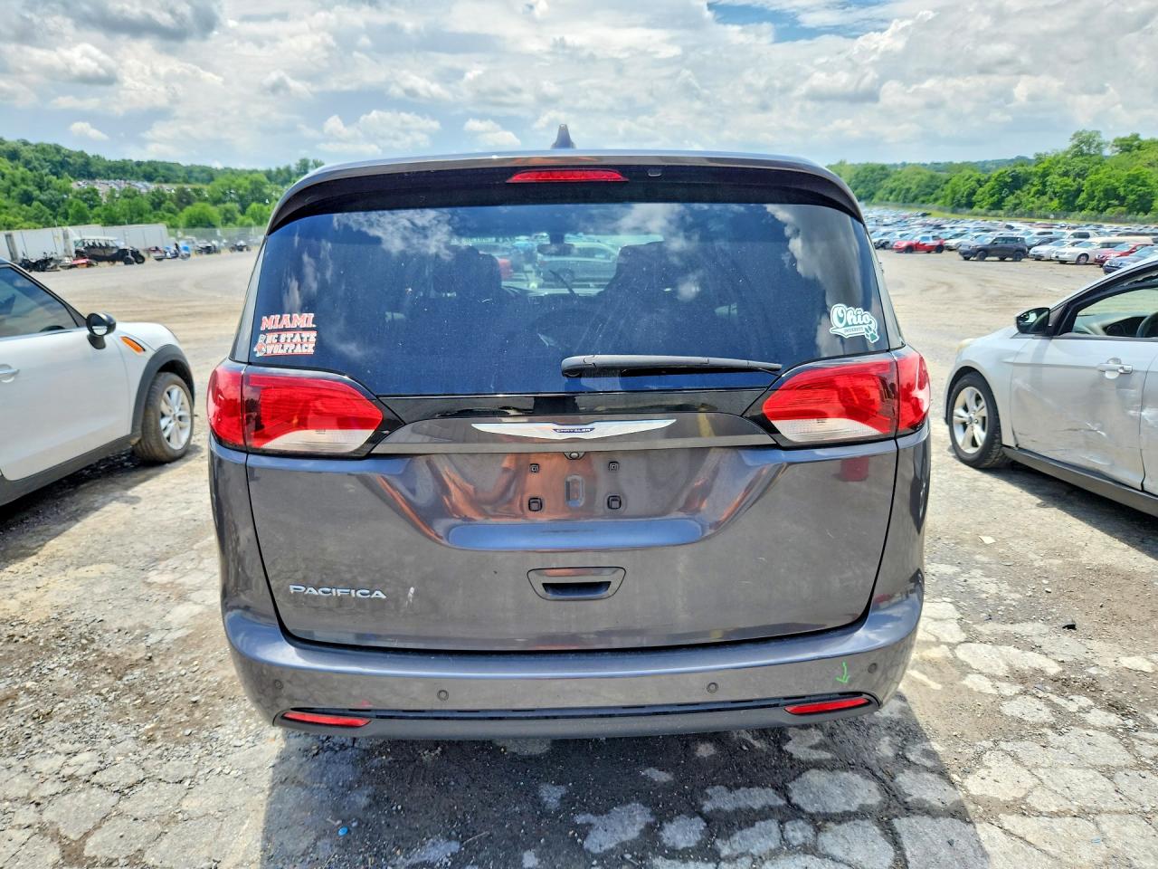 Chrysler Pacifica Touring