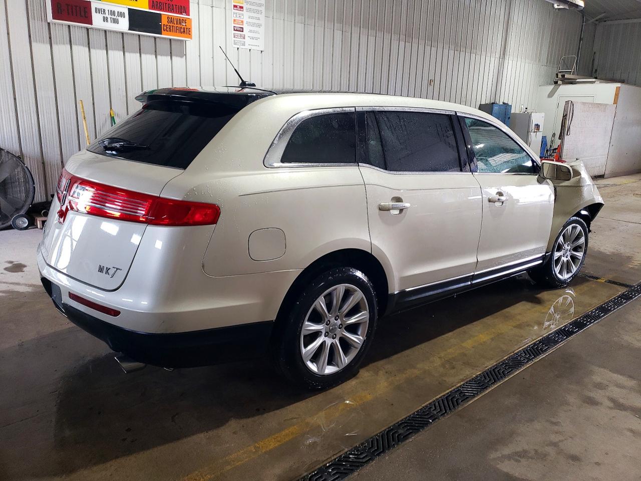 Lincoln MKT