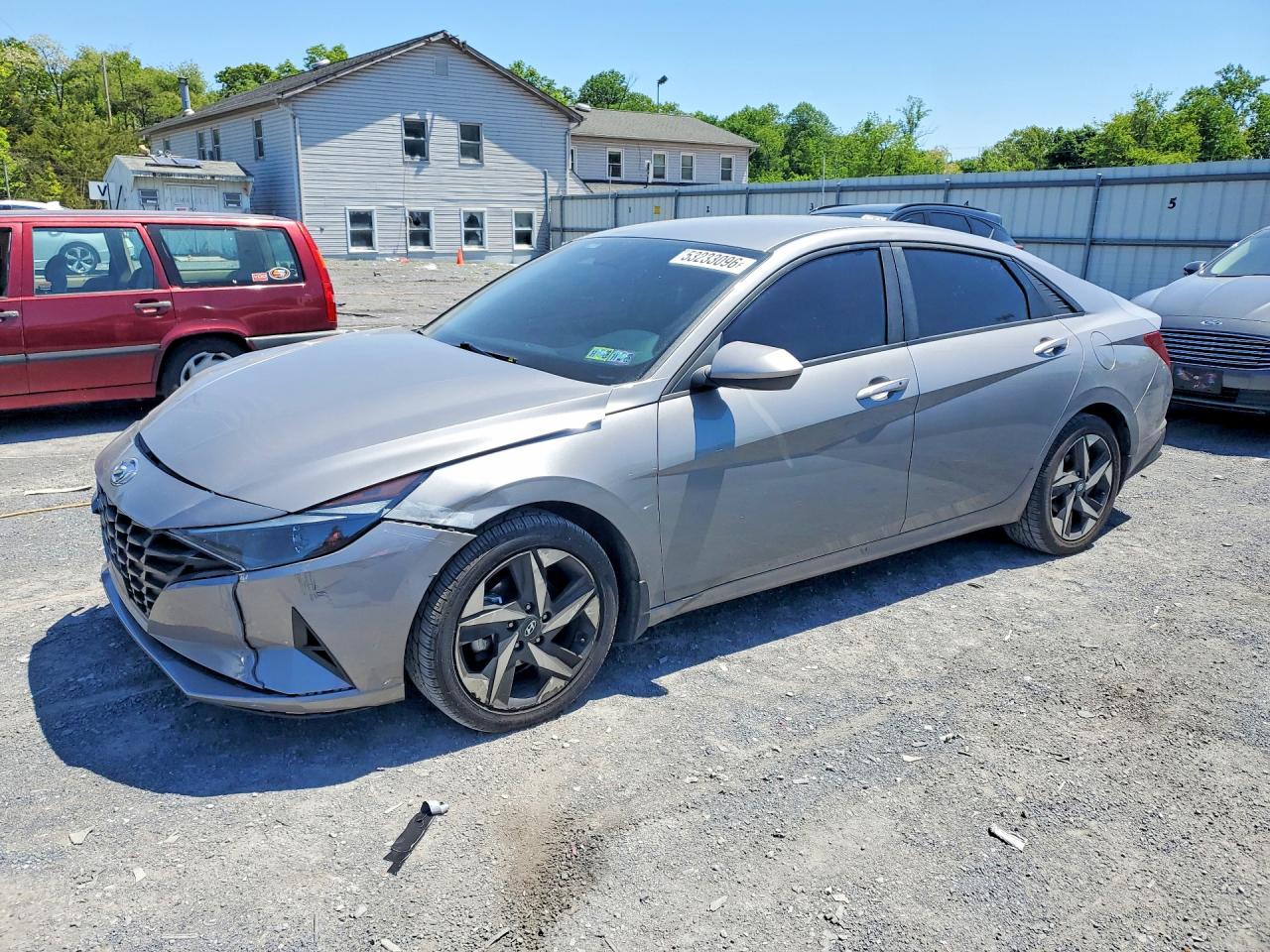 Salvage Hyundai ELANTRA Image