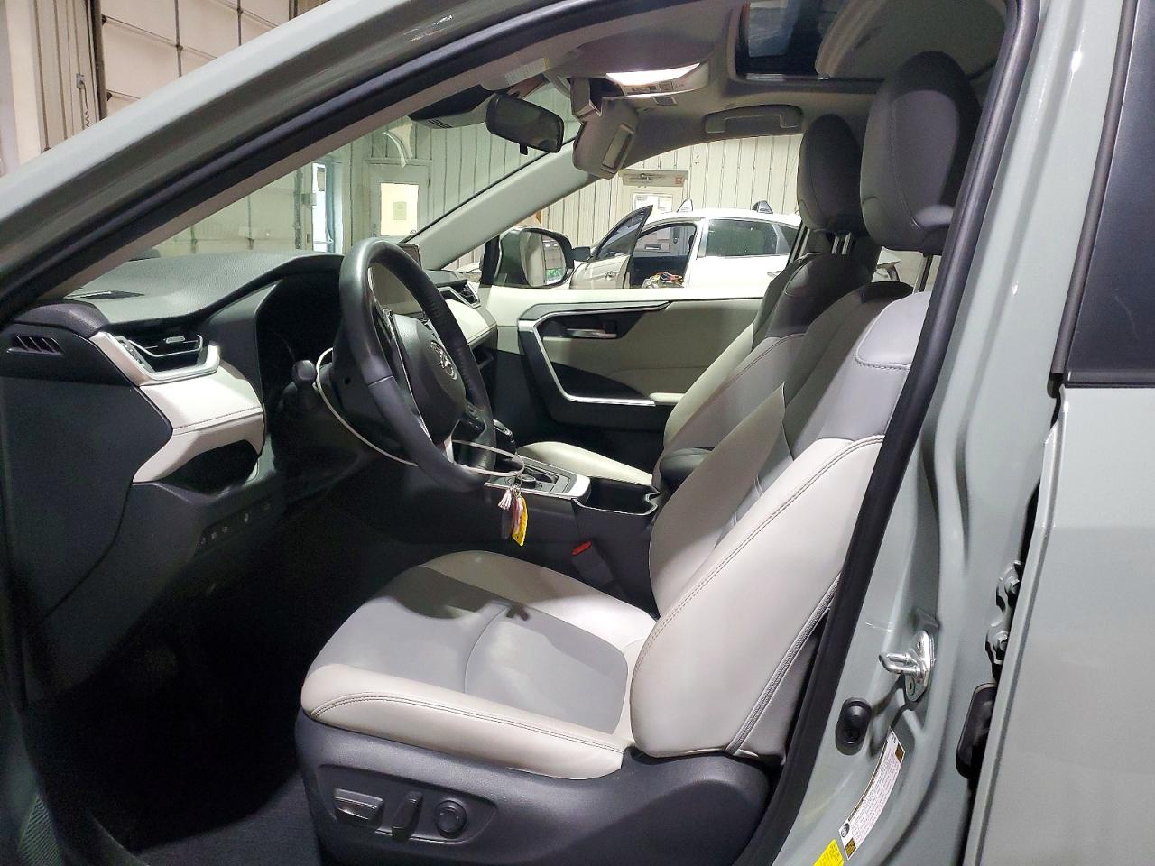 Toyota RAV4 Xle Premium