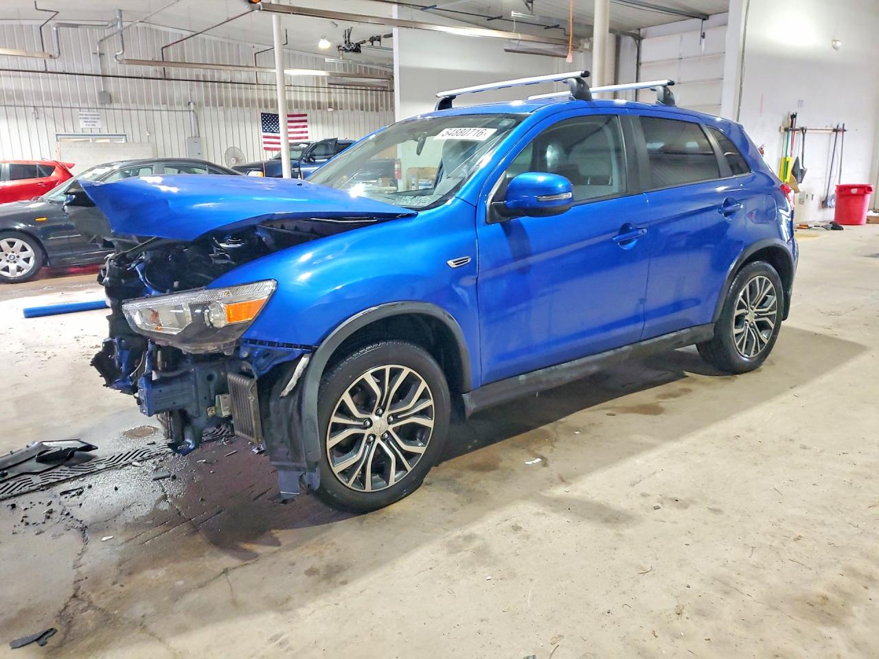 Salvage Mitsubishi Outlander Image