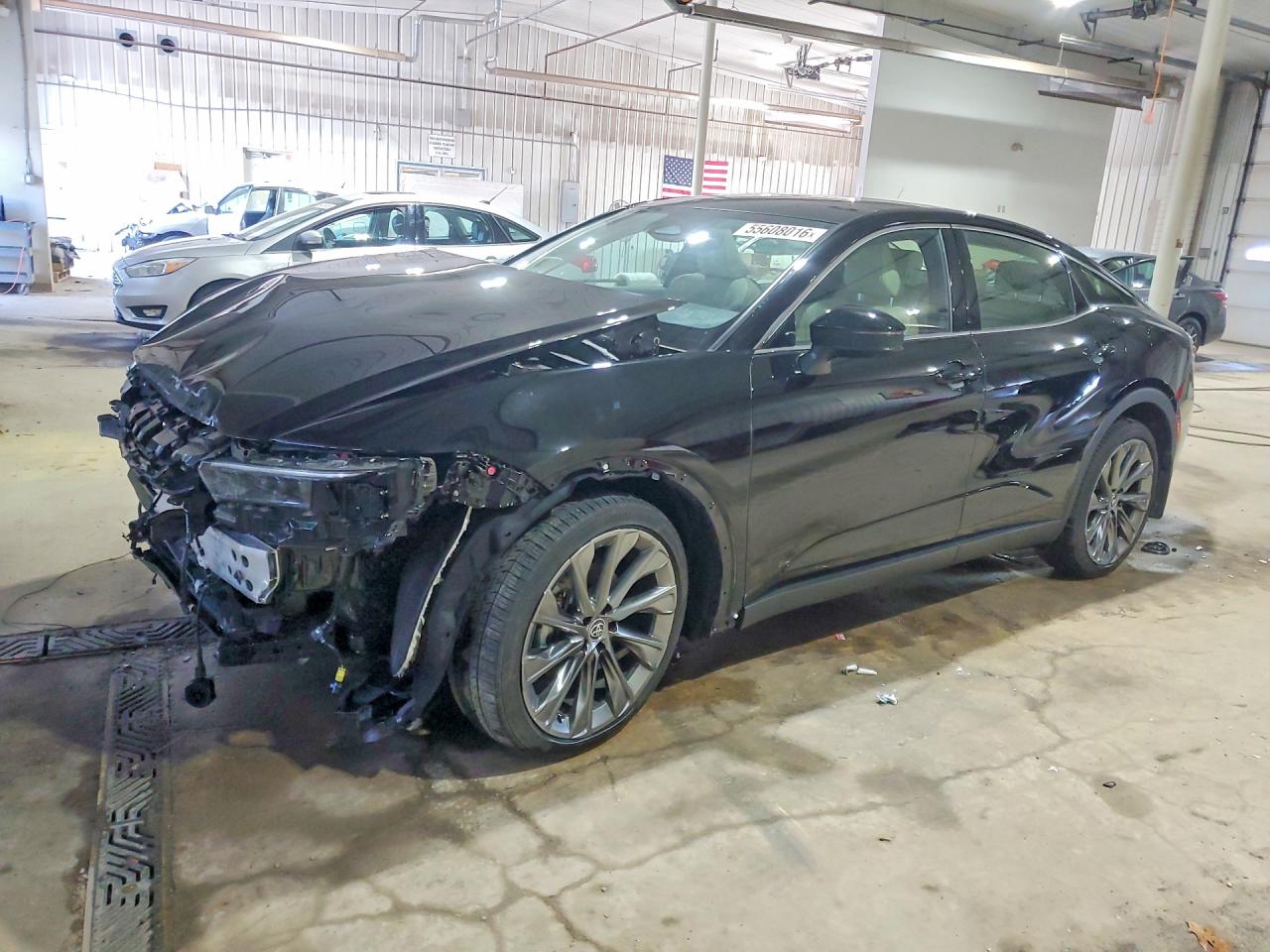 Salvage Toyota Crown Image